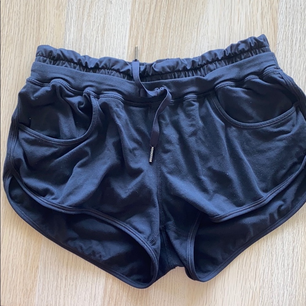 LULULEMON black sports shorts